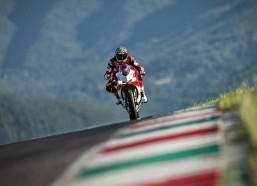 开云_波尔津视孔帕尼为精神导师 汉堡主帅豪言客战拜仁全力争胜