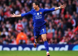 kaiyun_中超上演全华班战术博弈 蒋光太领衔防线河北激战广州