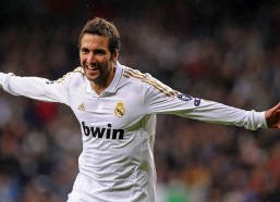 开云_凯恩剑指纪录！若破安道尔球门，将创英格兰队史罕见连续进球壮举