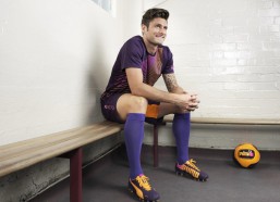 kaiyun|曼联豪赠跑车挽留天才新星，小梅西弃巴萨梦誓当红魔王牌