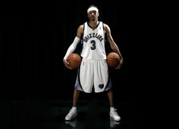 开云：2025年国家队核心伊萨克专访，压力中前行，融入中绽放