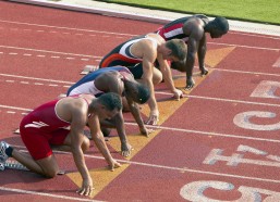 开云-迈克·布朗盛赞哈特防守字母哥，唐斯进攻篮板决定胜负