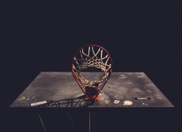 kaiyun_深圳队率先启动换帅键，中超教练席暗流涌动，谁会是下一张倒下的多米诺骨牌？