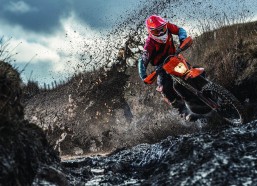 开云_于帕强调合同无忧，坎特加固法国队防线