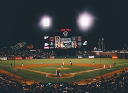 开云：欧美电竞巅峰对决首回合，FNC强势碾压100T奠定胜局